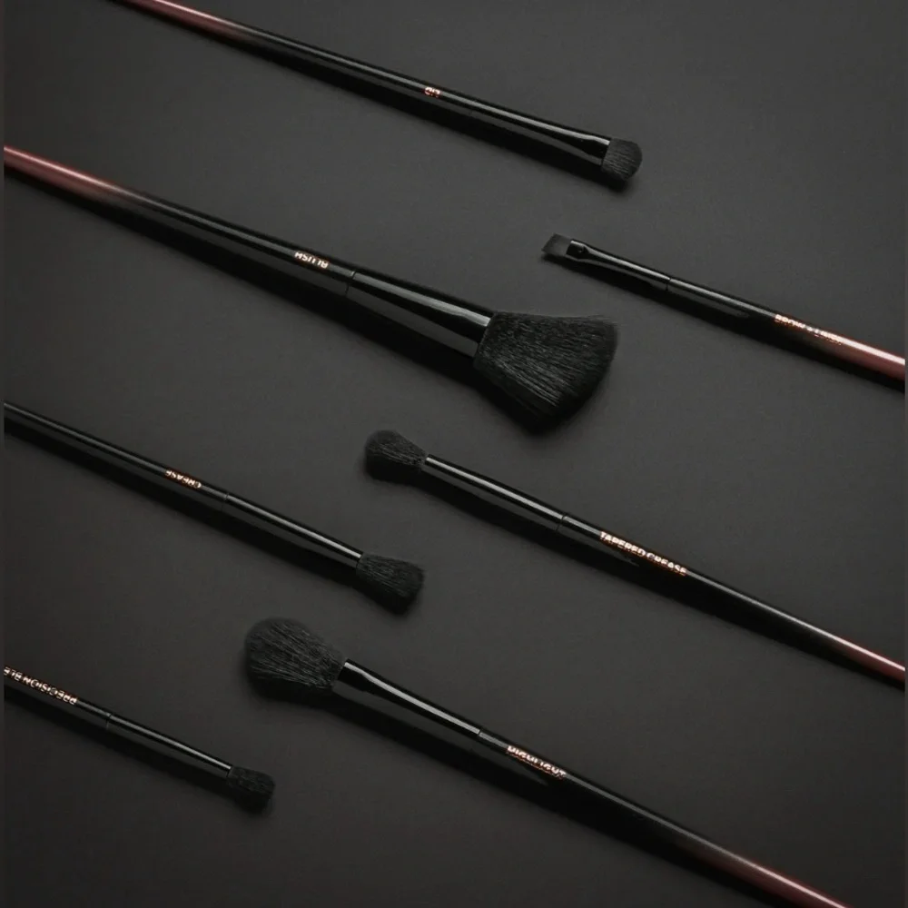 NIP Tapered Crease Brush